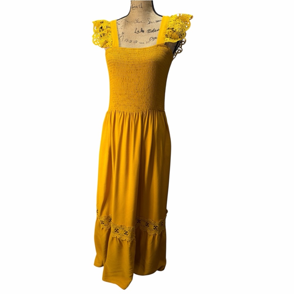 Zesica EC Smocked Mustard Lace-Trimmed Midi Dress. EC. Size X-Large